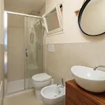 Leone Con Piscina Privata Punta Molara