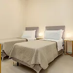 Leone Con Piscina Privata Βίλα