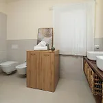 Leone Con Piscina Privata *