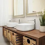Leone Con Piscina Privata * Punta Molara
