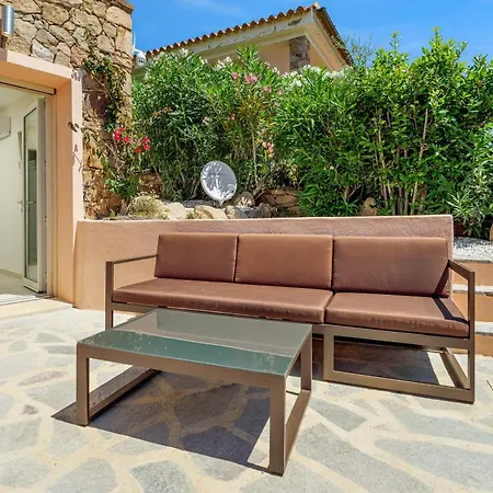 Leone Con Piscina Privata *