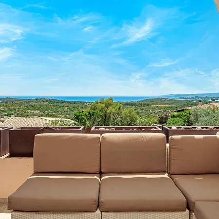 Leone Con Piscina Privata * Punta Molara