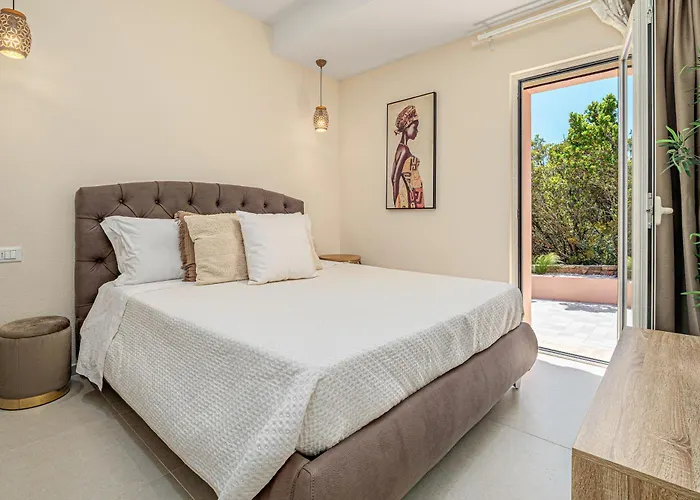 Leone Con Piscina Privata