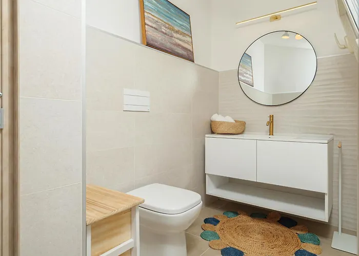 Leone Con Piscina Privata 别墅